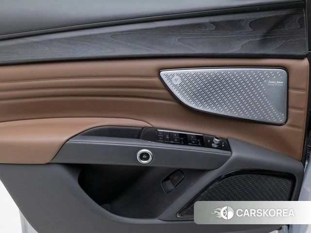 Maserati Grecale 2024 Светло-серебряный цвет из Кореи, фото 5