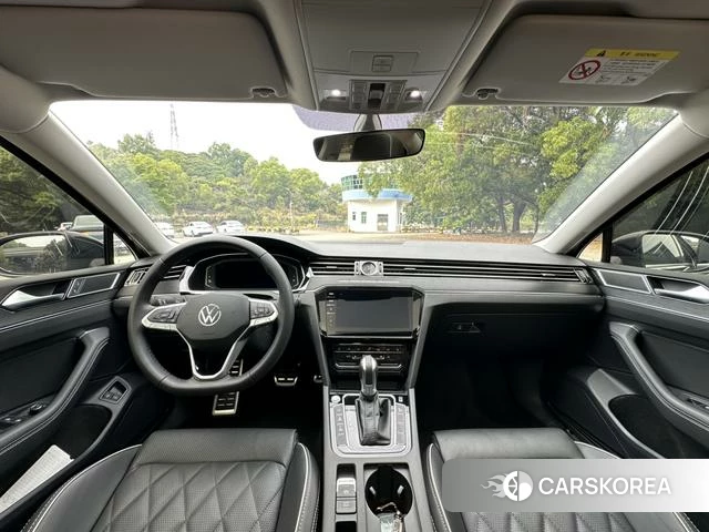 Volkswagen Magotan 2024 Черный из Китая, фото 5
