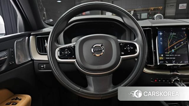 Volvo XC60 second Generation 2019 Белый из Кореи, фото 5