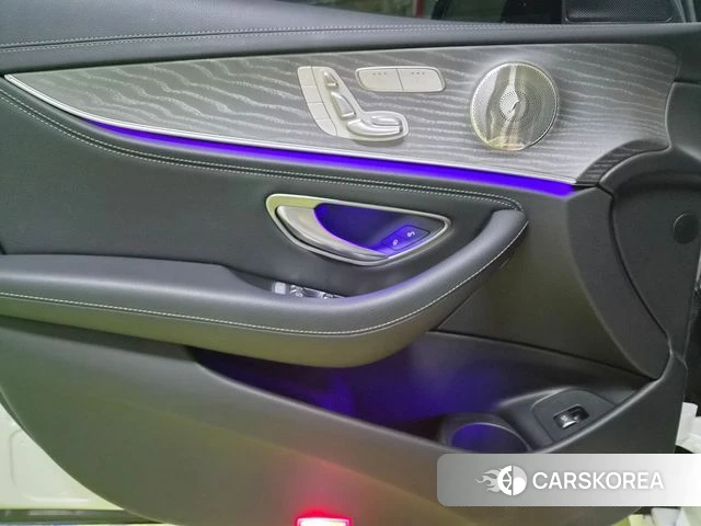 Mercedes-Benz E-Class W213 2022 Белый из Кореи, фото 5