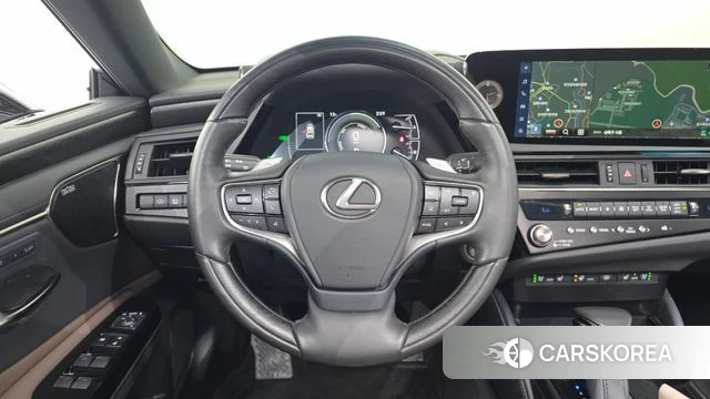 Lexus ES300h 7th generation 2024 Серебряный из Кореи, фото 5