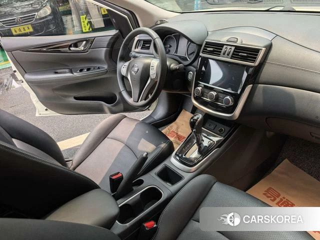 Nissan Tiida 2021 Белый из Китая, фото 5