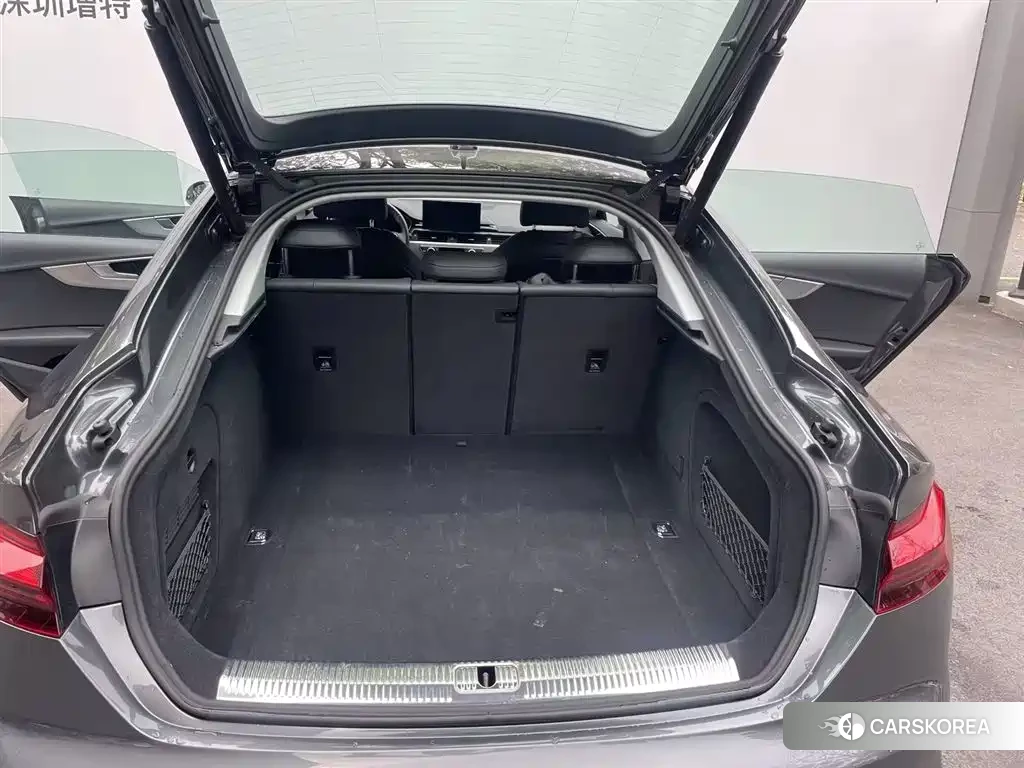 Audi A5 2024 Silver/gray из Китая, фото 5