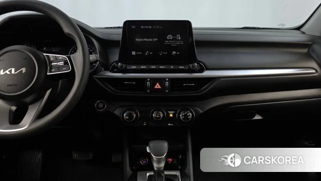 Kia The New K3 2nd generation 2023 Белый из Кореи, фото 5