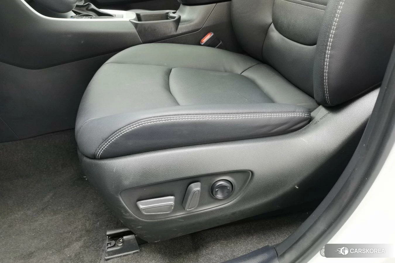 Toyota RAV4 2023 Белый из Китая, фото 5