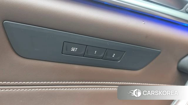 BMW 5 Series (G30) 2018 Светло-серебряный цвет из Кореи, фото 5
