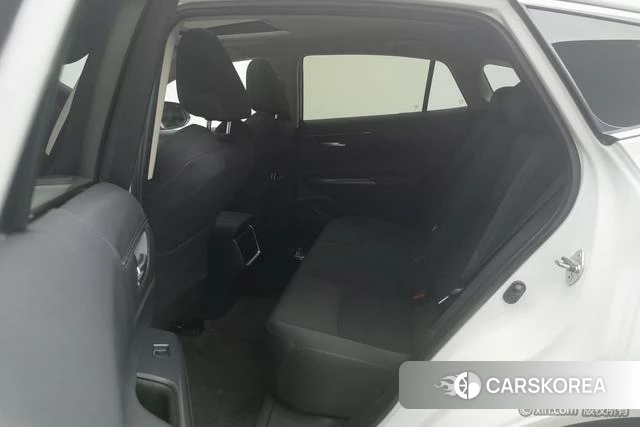 Toyota Harrier 2023 Белый из Китая, фото 5