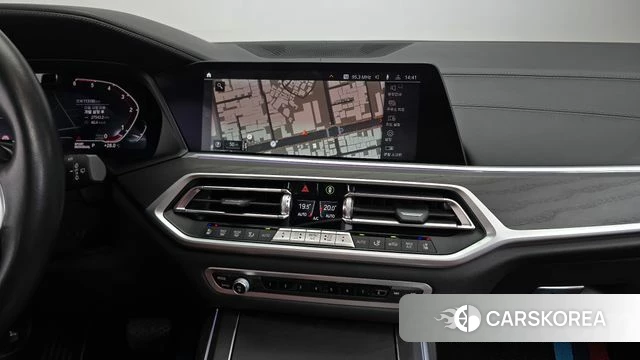 BMW X7 (G07) 2022 Золотой из Кореи, фото 5