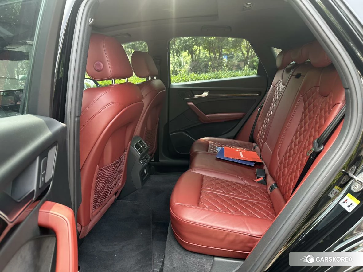Audi Q5L 2021 Черный из Китая, фото 5