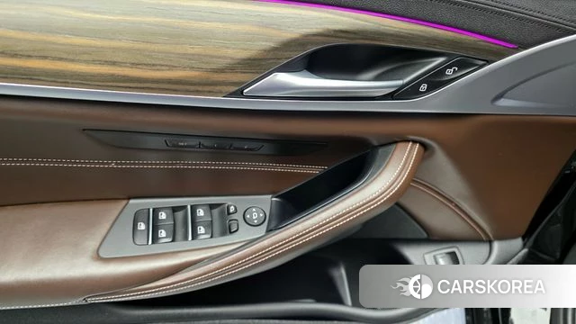 BMW 5 Series (G30) 2018 Черный из Кореи, фото 5