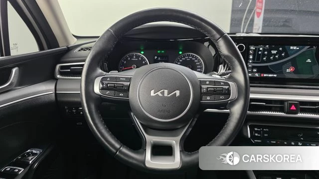 Kia K5 3rd generation 2023 Белый из Кореи, фото 5