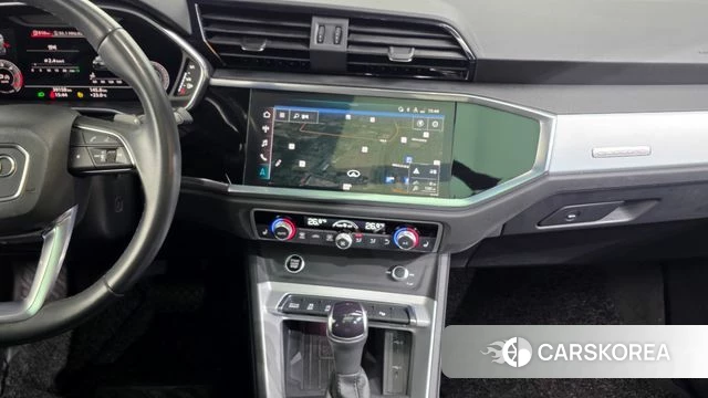 Audi Q3 (F3) 2023 Белый из Кореи, фото 5