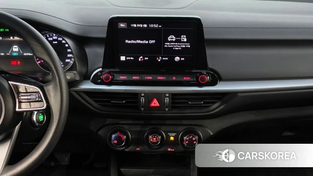 Kia The New K3 2nd generation 2023 Белый из Кореи, фото 5