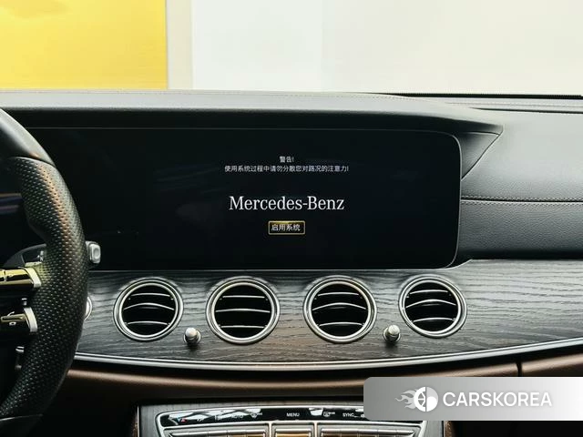 Mercedes-Benz E-Class 2021 Шампань из Китая, фото 5