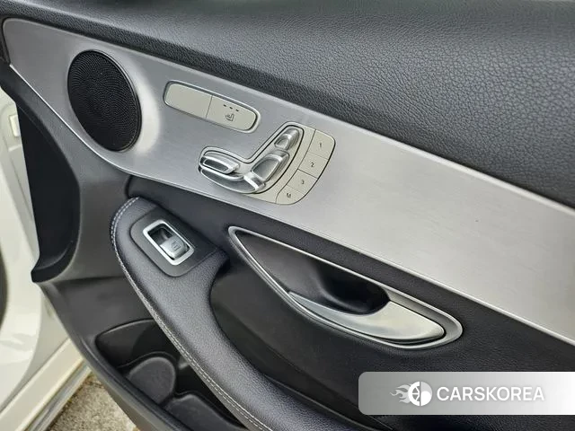 Mercedes-Benz C-Class W205 2018 Белый из Кореи, фото 5