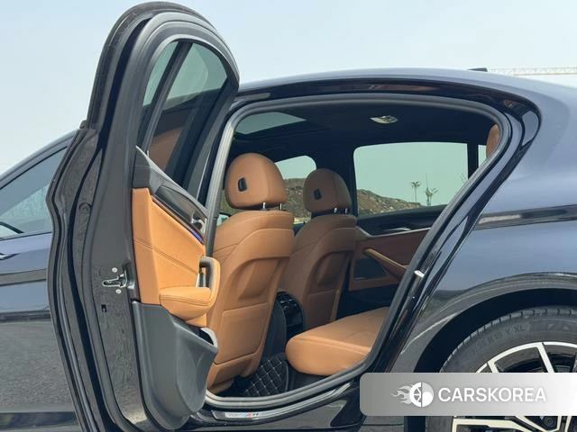 BMW 5 series 2023 Черный из Китая, фото 5