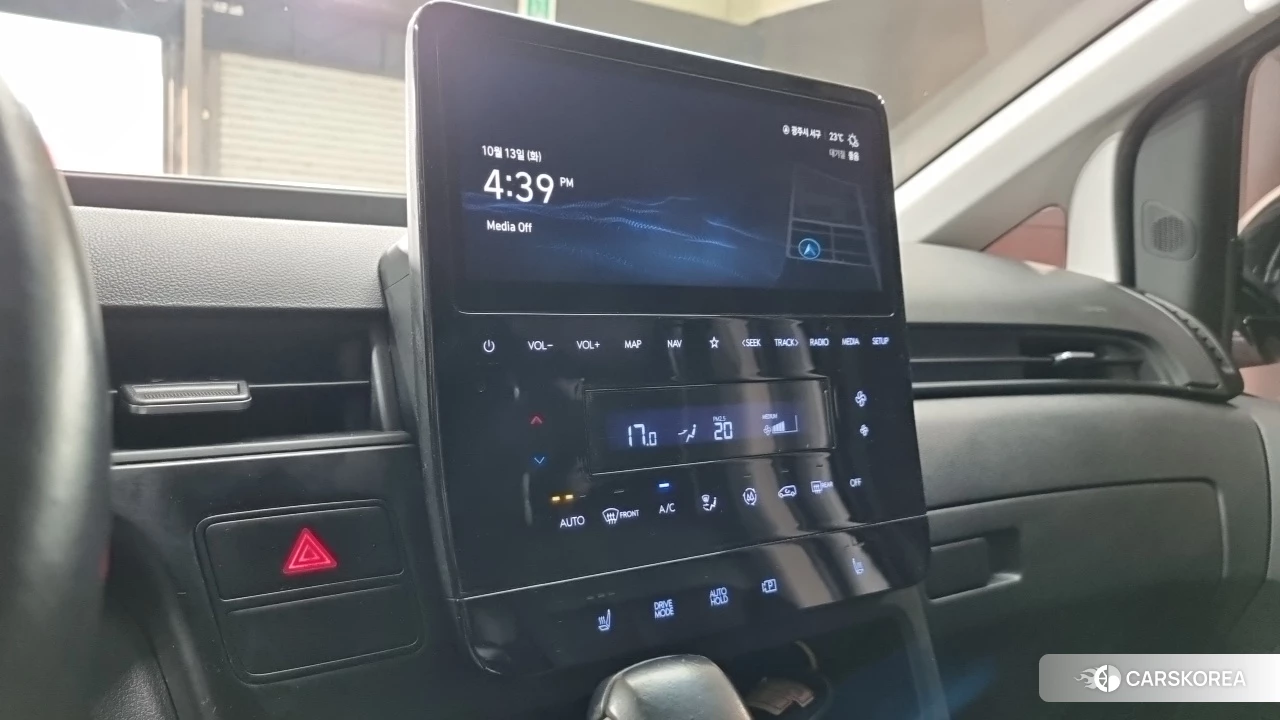 Hyundai Staria 2022 Серебристо-серый из Кореи, фото 5