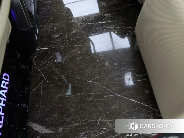 Toyota Alphard 2023 Белый из Китая, фото 5