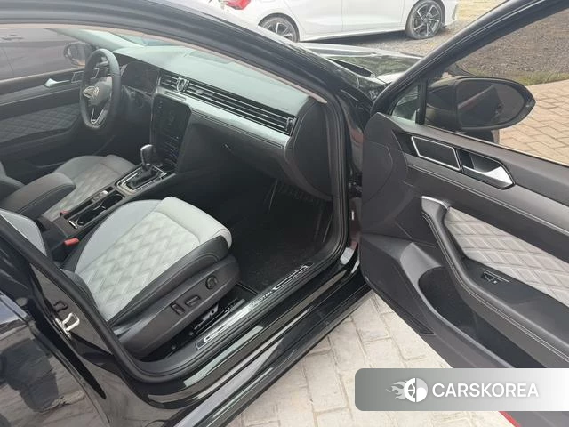 Volkswagen Magotan 2023 Черный из Китая, фото 5