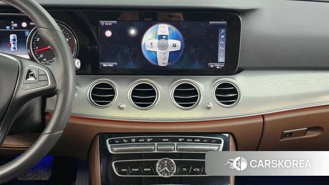 Mercedes-Benz E-Class W213 2018 Белый из Кореи, фото 5