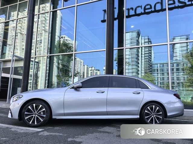 Mercedes-Benz E-Class 2022 Серебристо-серый из Китая, фото 5