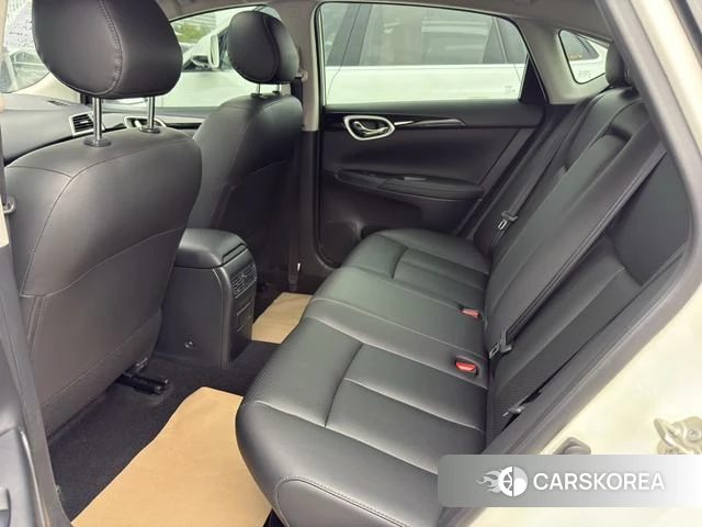 Nissan Sylphy 2022 Белый из Китая, фото 5