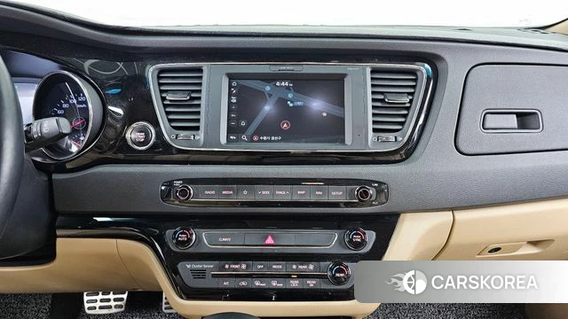 Kia The New Carnival 2019 Белый из Кореи, фото 5