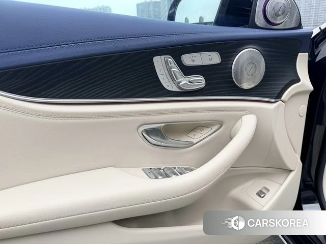 Mercedes-Benz E-Class 2022 Черный из Китая, фото 5