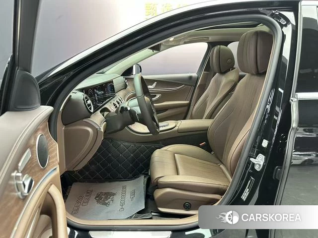 Mercedes-Benz E-Class 2023 Черный из Китая, фото 5