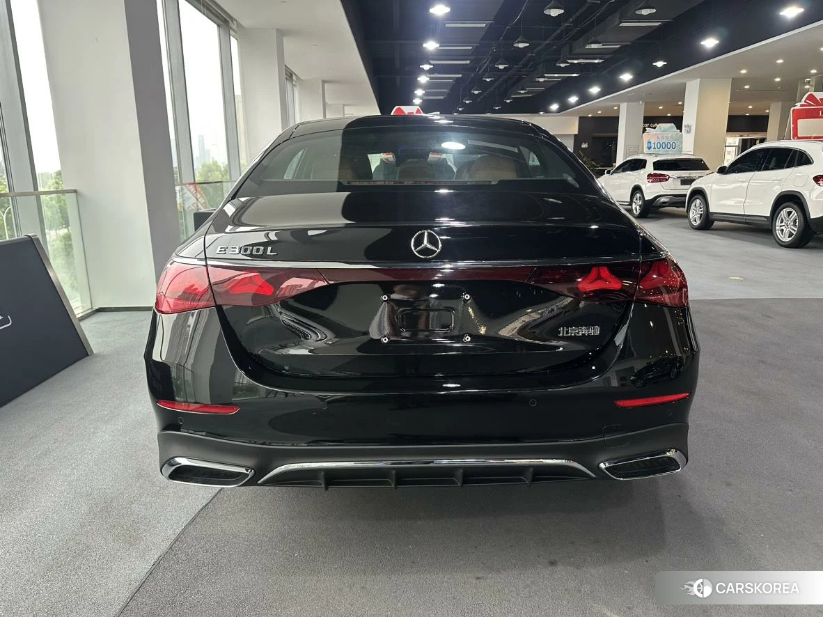 Mercedes-Benz E-Class 2023 Черный из Китая, фото 5