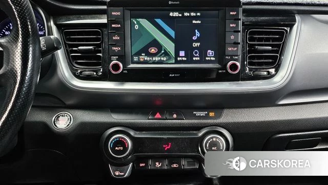 Kia Stonic 2018 Белый из Кореи, фото 5