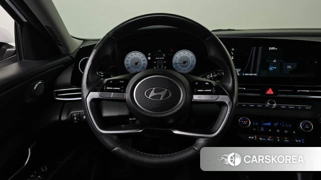 Hyundai The New Avante (CN7) 2023 Белый из Кореи, фото 5