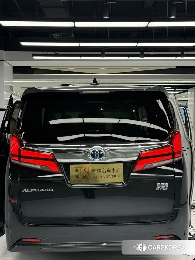 Toyota Alphard 2023 Белый из Китая, фото 5