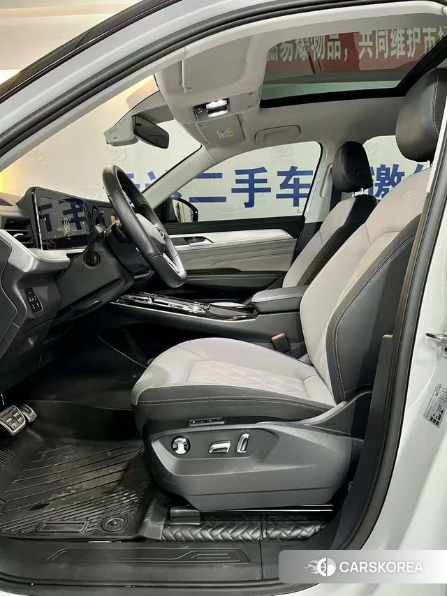 Volkswagen Tavendor 2024 Белый из Китая, фото 5