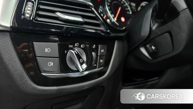 BMW 5 Series (G30) 2018 Серый из Кореи, фото 5
