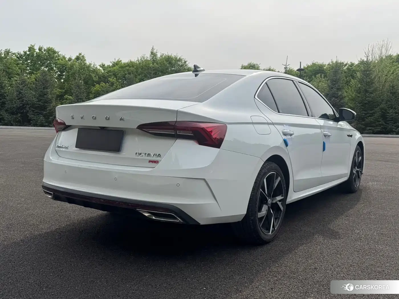 Skoda Octavia 2023 Белый из Китая, фото 5