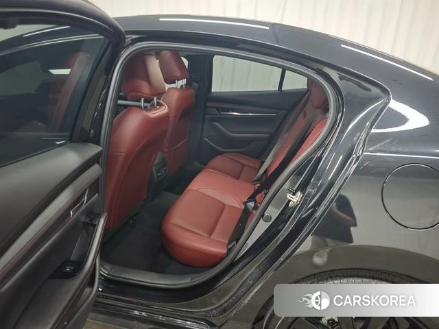 Mazda 3 2023 Черный из Китая, фото 5