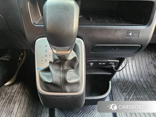 Hyundai Staria 2024 Серебряный из Кореи, фото 5