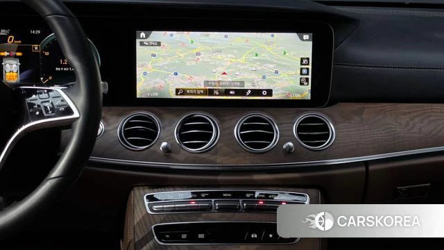 Mercedes-Benz E-Class W213 2023 Белый из Кореи, фото 5