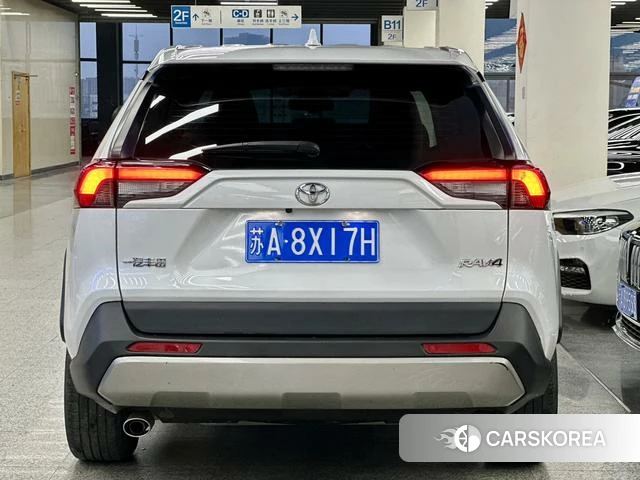 Toyota RAV4 2024 Белый из Китая, фото 5