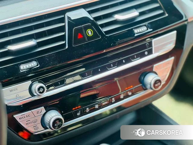 BMW 5 series 2020 Черный из Китая, фото 5