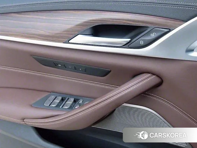 BMW 5 Series (G30) 2021 Белый из Кореи, фото 5