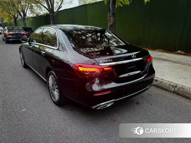 Mercedes-Benz E-Class 2023 Черный из Китая, фото 5