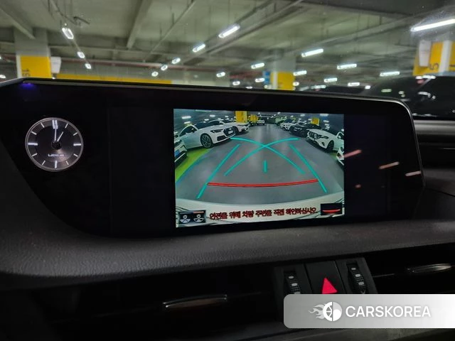 Lexus ES300h 7th generation 2021 Белый из Кореи, фото 5