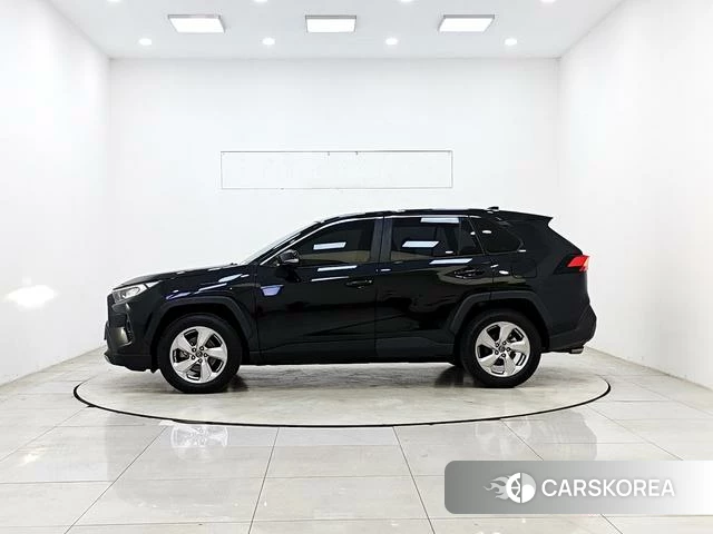 Toyota RAV4 2021 Черный из Китая, фото 5
