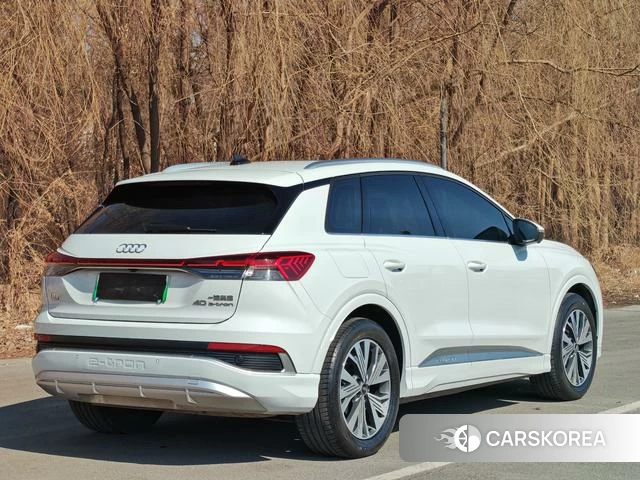 Audi Q4 2023 Белый из Китая, фото 5