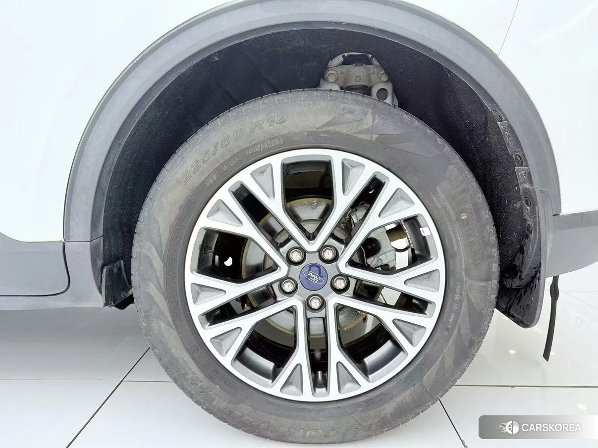 Ford Escape 2020 Белый из Китая, фото 5