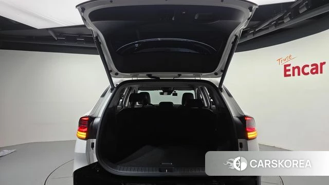 Kia Sportage 5th Generation Hybrid 2023 Белый из Кореи, фото 5