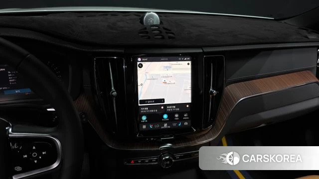 Volvo XC60 second Generation 2024 Белый из Кореи, фото 5
