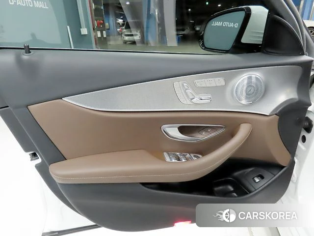 Mercedes-Benz E-Class W213 2020 Белый из Кореи, фото 5